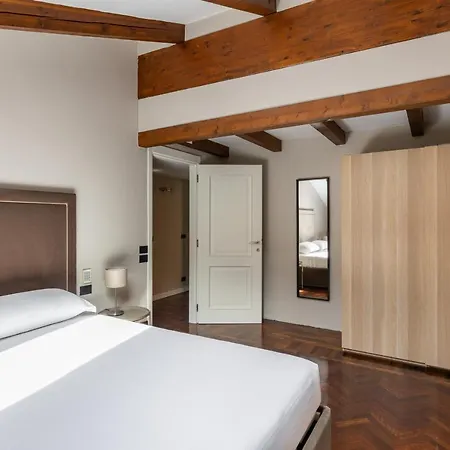 Wooden Design By Wonderful Italy Apartment *