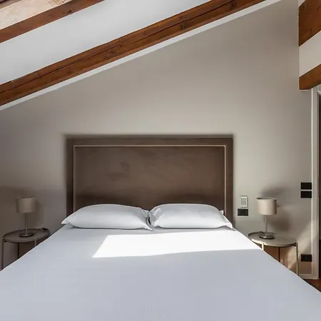 Wooden Design By Wonderful Italy Apartment *